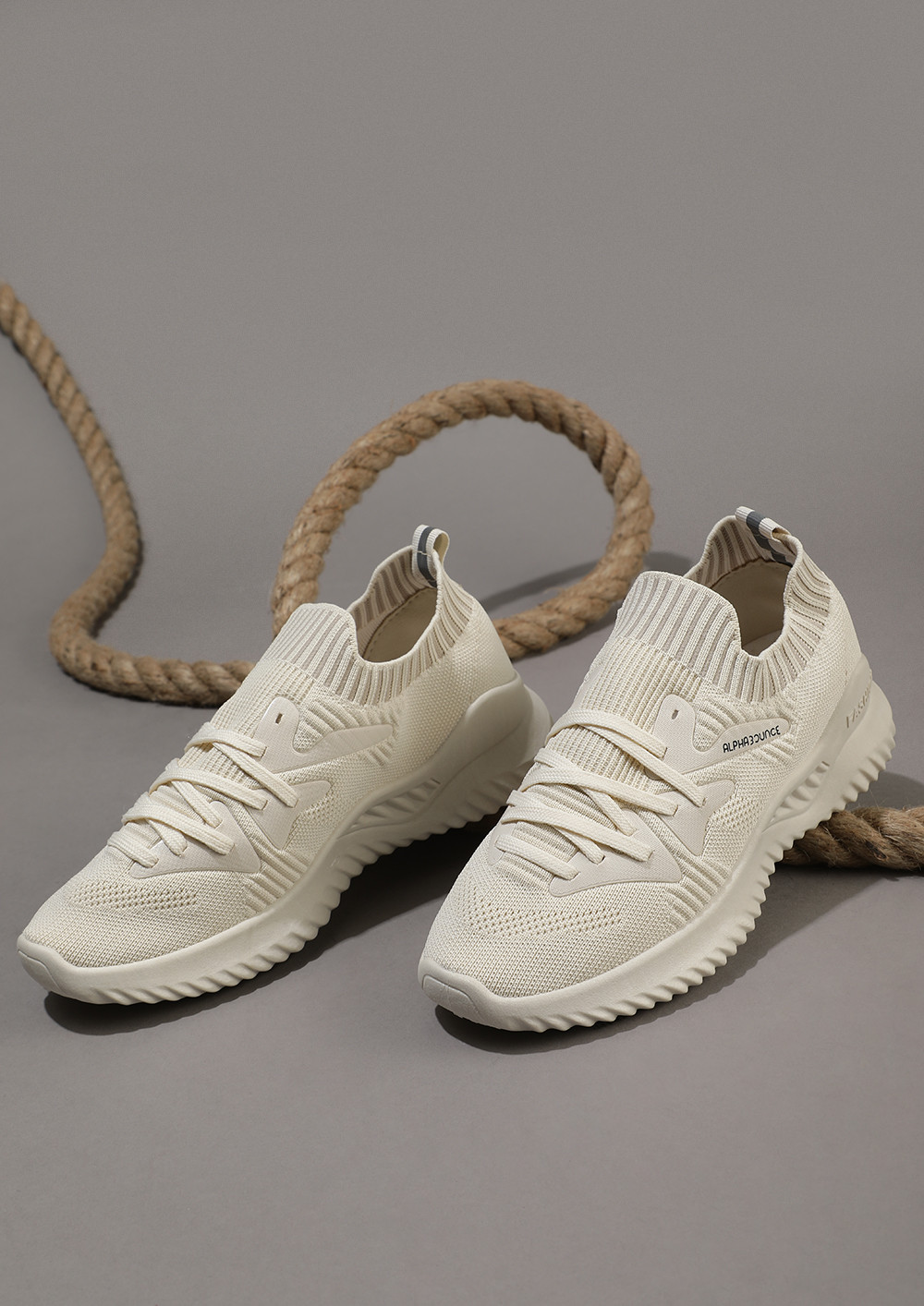 Crush the competition beige SOCK-COLLAR TRAINERS