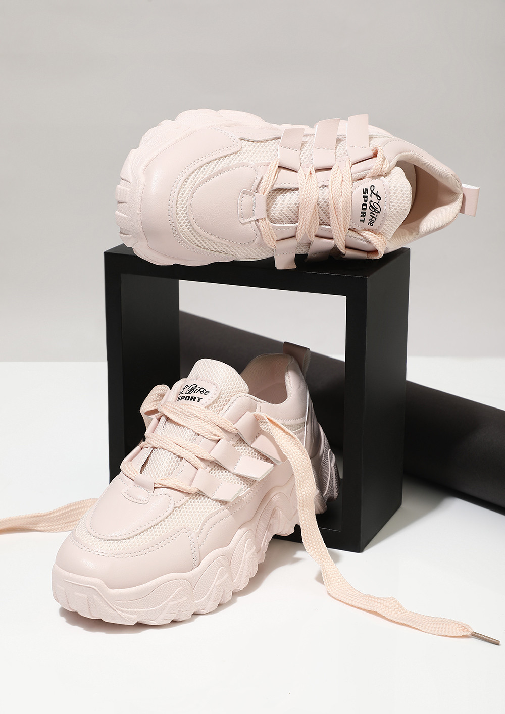 CURL UP IN DREAMS PINK TRAINERS