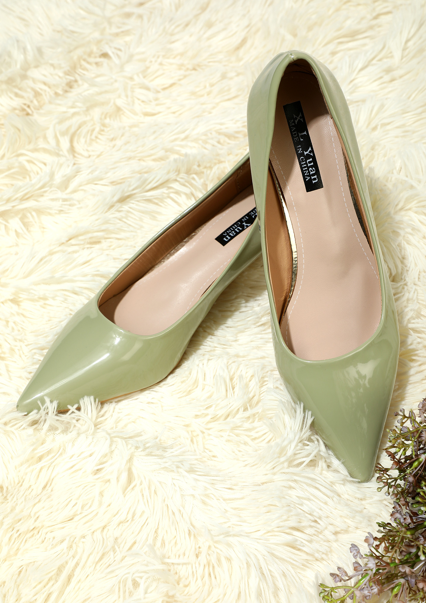 WORTH A WHILE GREEN HEELED PUMPS