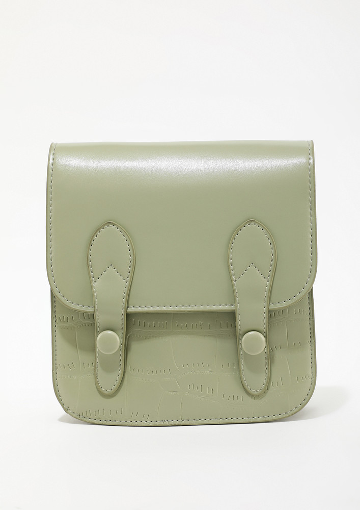 DOUBLE THE BUCKLE AROUND GREEN SLING BAG