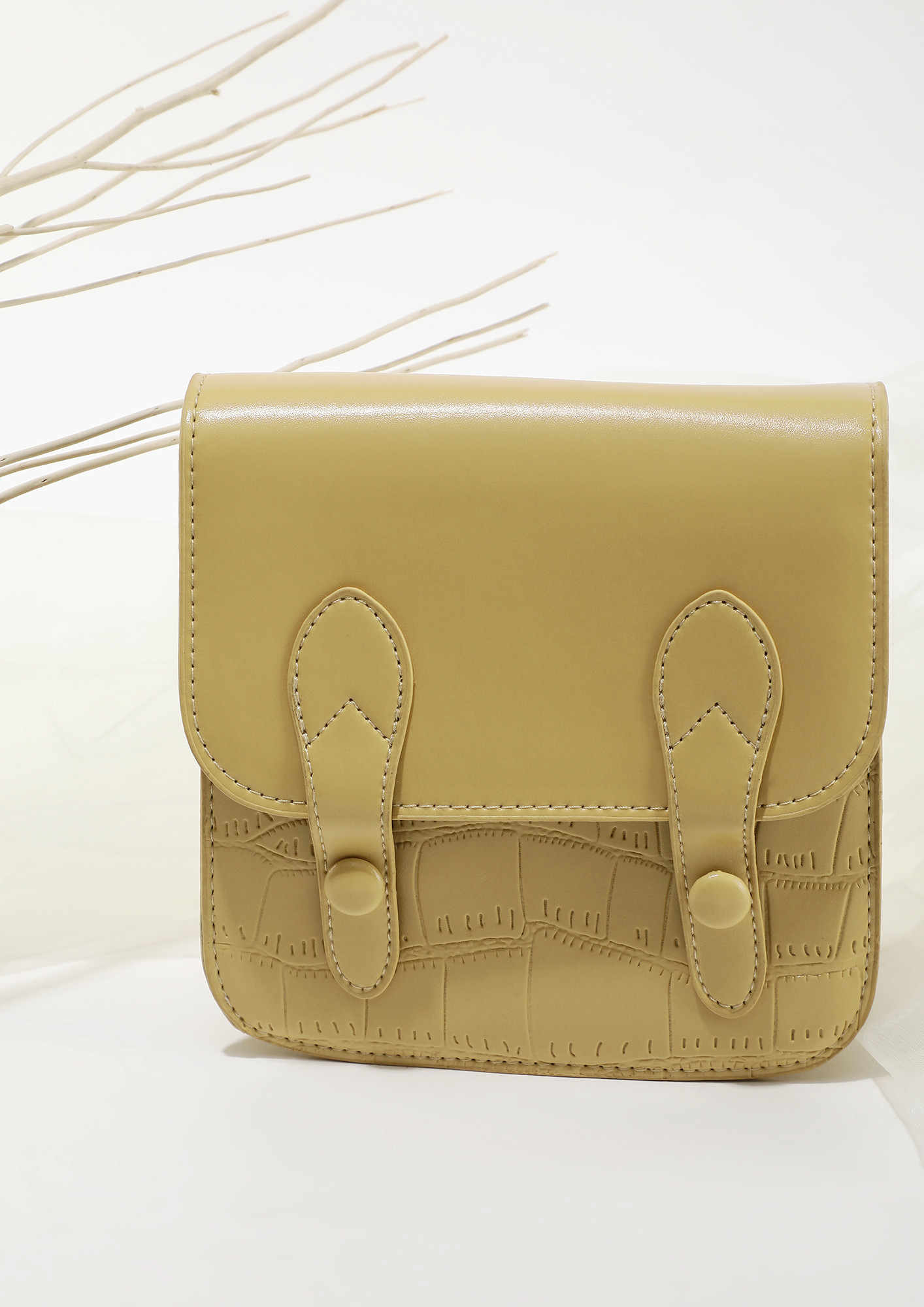 DOUBLE THE BUCKLE AROUND YELLOW SLING BAG
