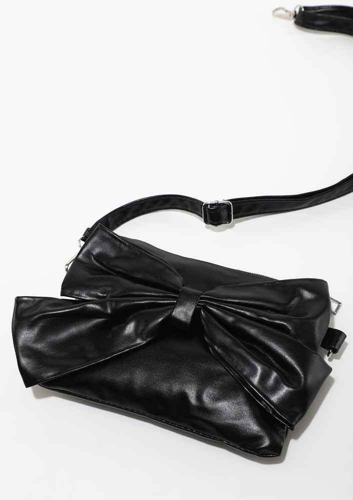 BOW DOWN TO THE CUTENESS BLACK SLING BAG