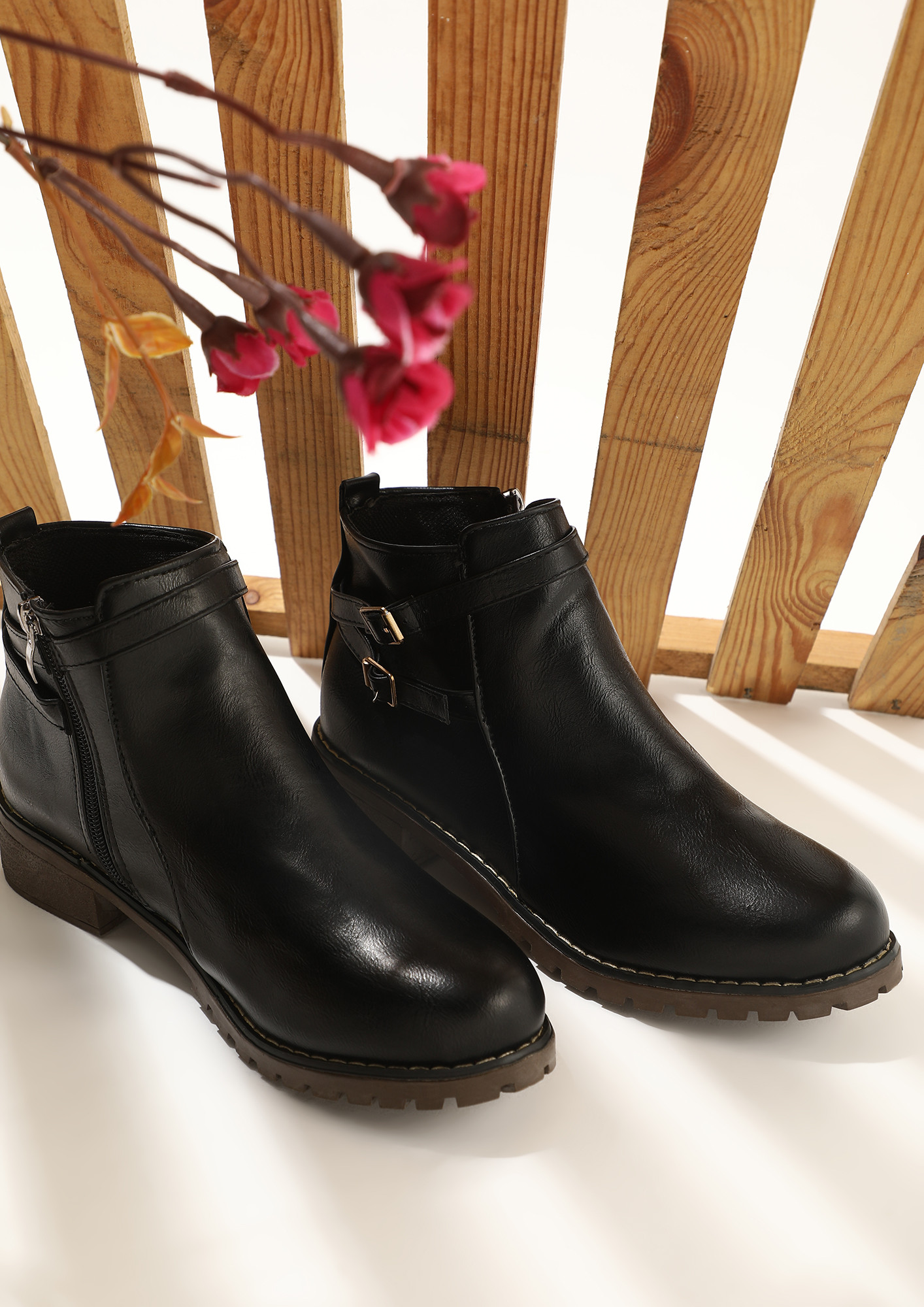 HIGH ON TREND BLACK BOOTS