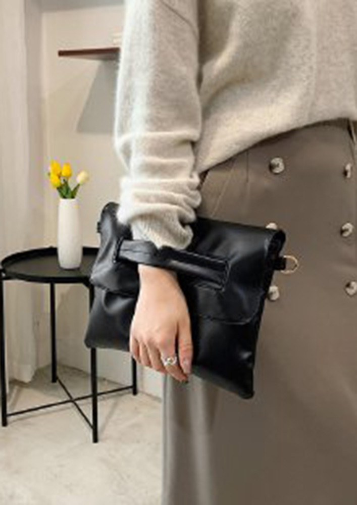 Simplistic Lover Black Sling Bag