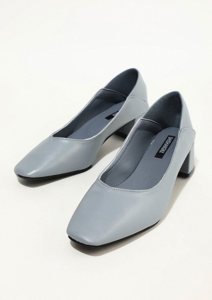 Simply Shiny Basic Casual Blue Heels