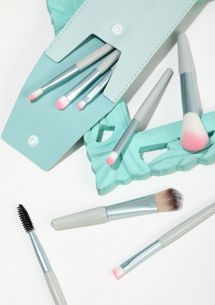 Basic Needs Green Makeup Brushes Set Of 8