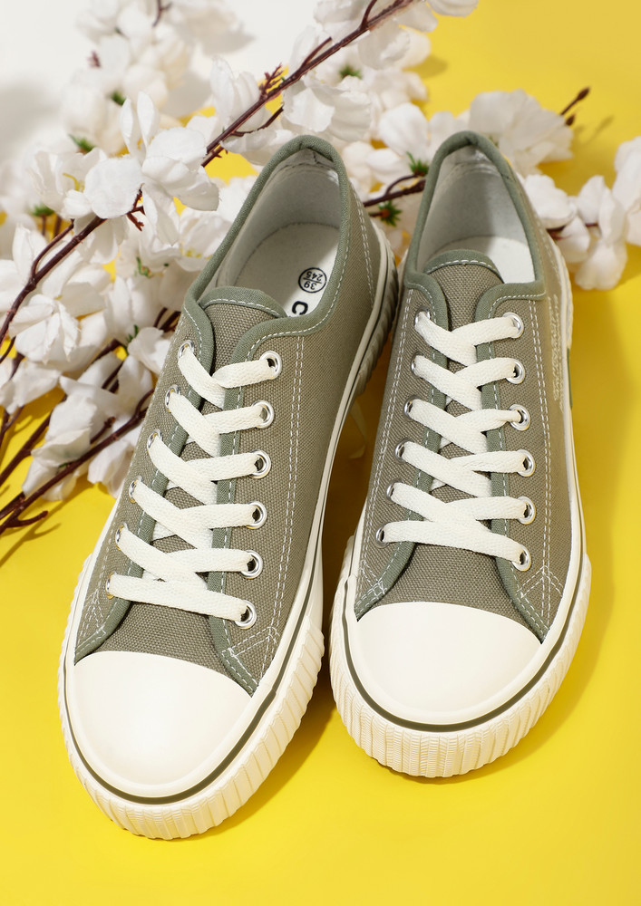 TOP SNUGGLER GREEN CANVAS SHOES