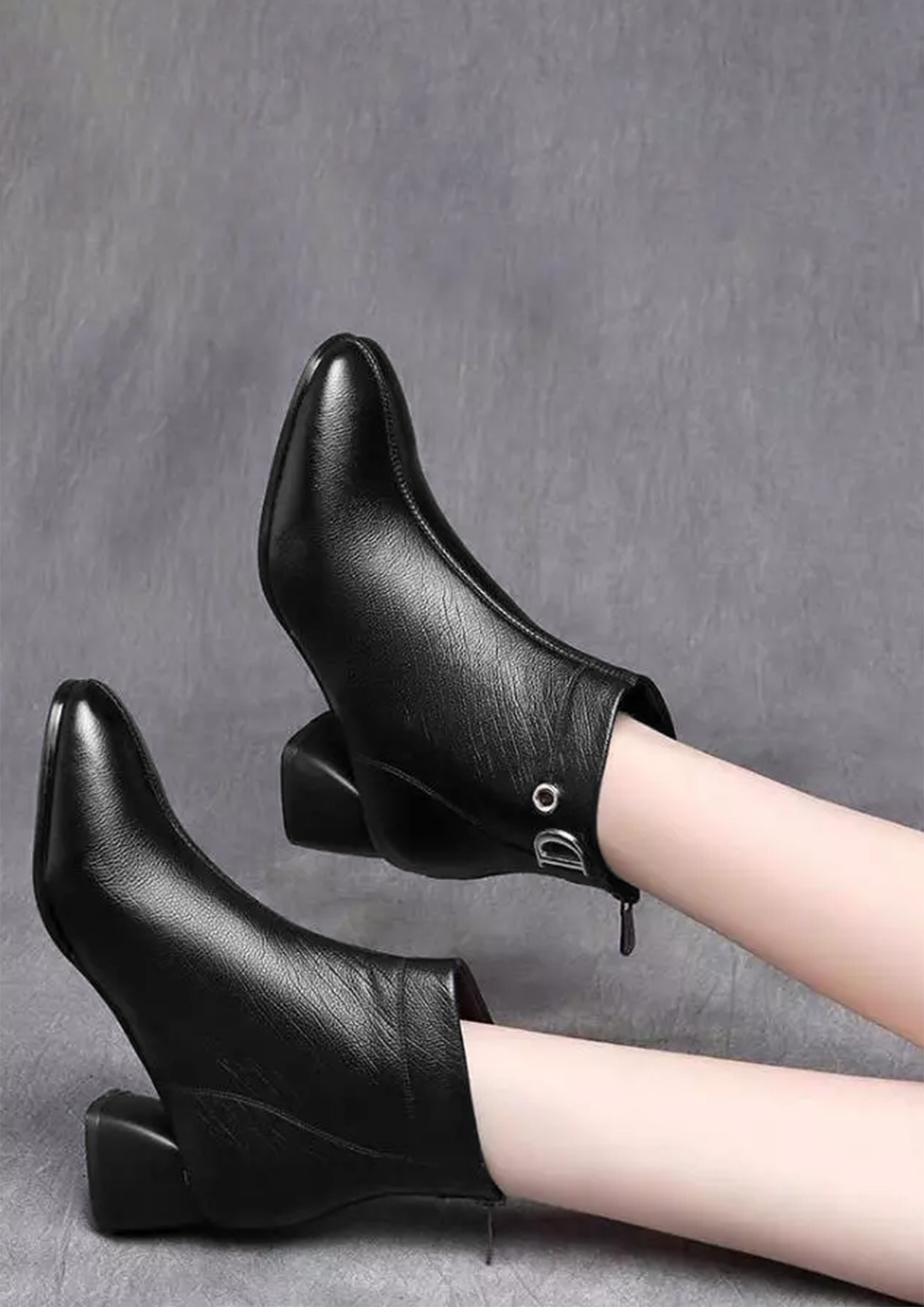 CLASSIC ZIPPER POINTED BLACK LOW HEEL BOOTS