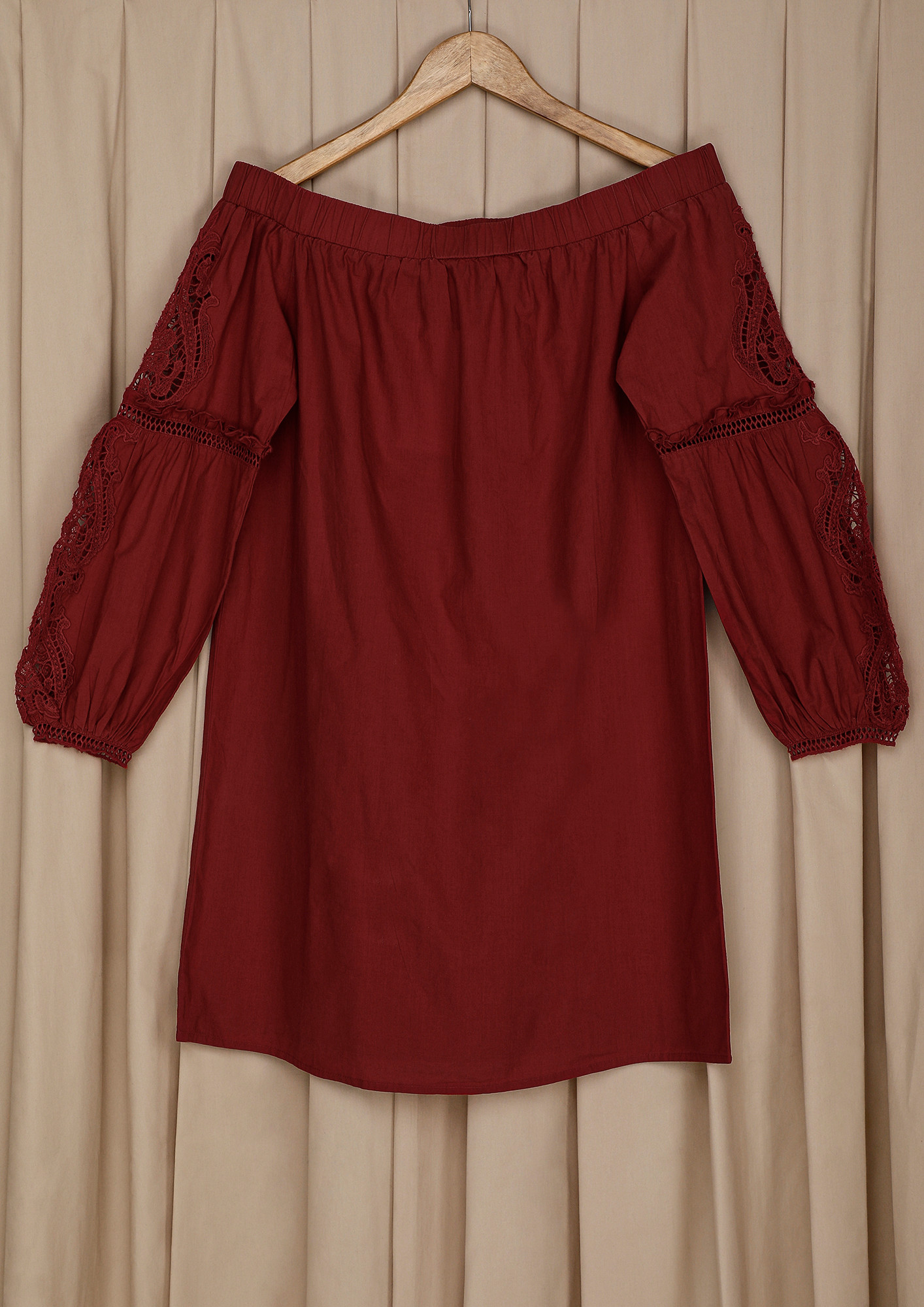 HOLLOW-OUT SLEEVE DETAIL RED TUNIC TOP