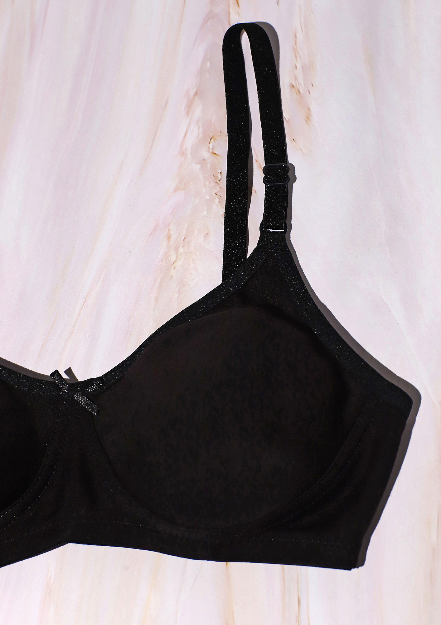 Plain Hosiery Black Solid Non-Wired Lightly Padded T Shirt Bra at best  price in Gwalior