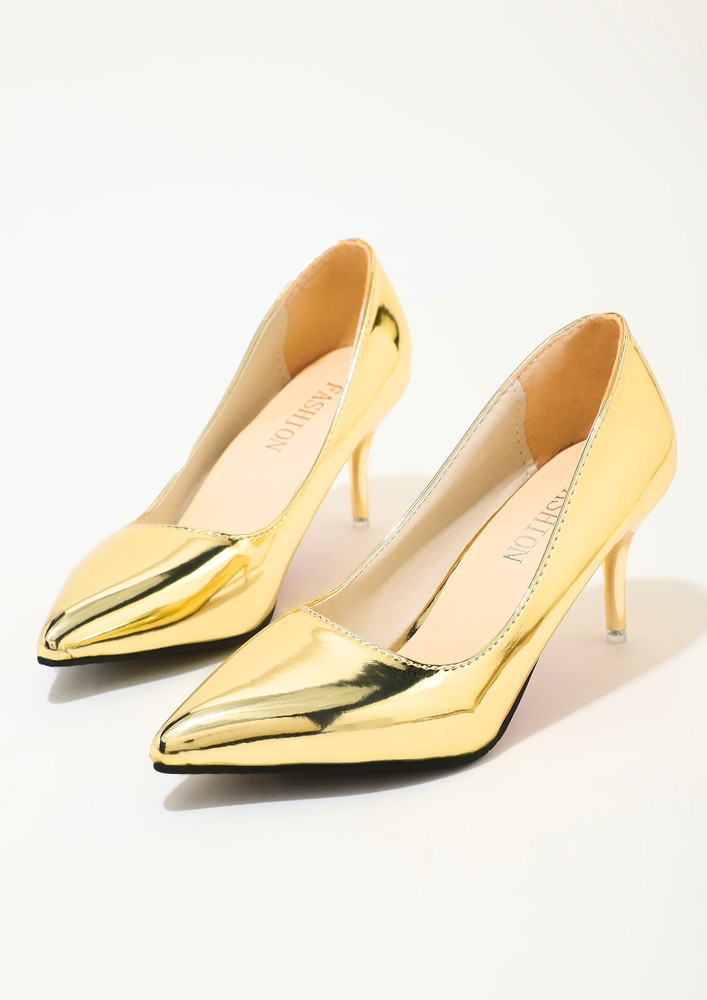 GOLDE POINTED TO SOLID PUMPS