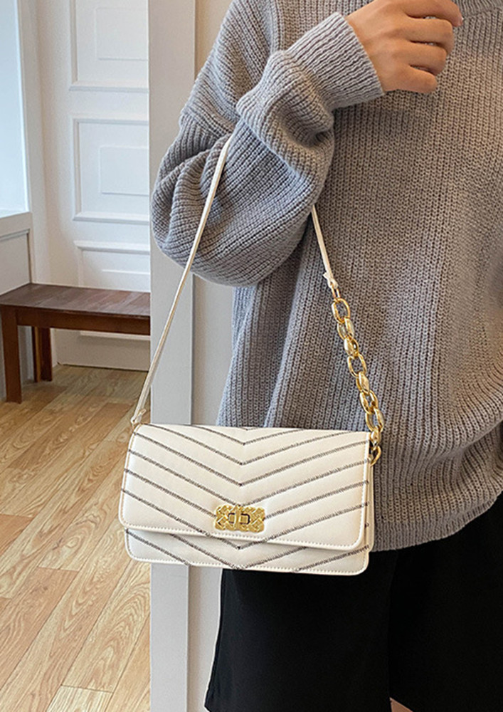 WHITE QUILTED RECTANGULAR PURSE