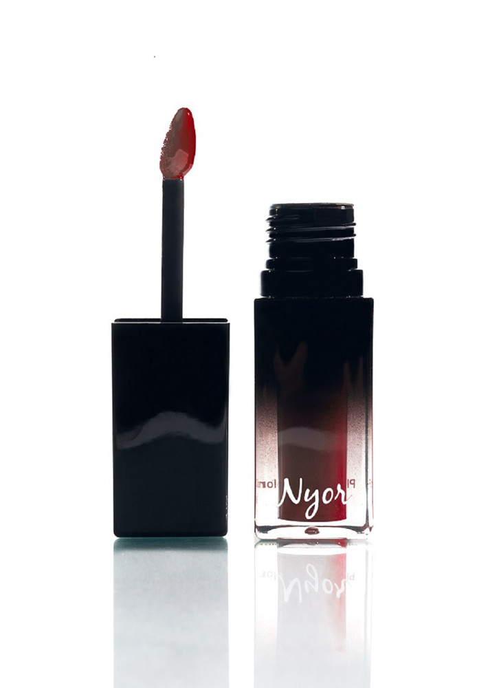 Nyor Spotlight Deep Maroon Plumping Lip Colour - 5 ML