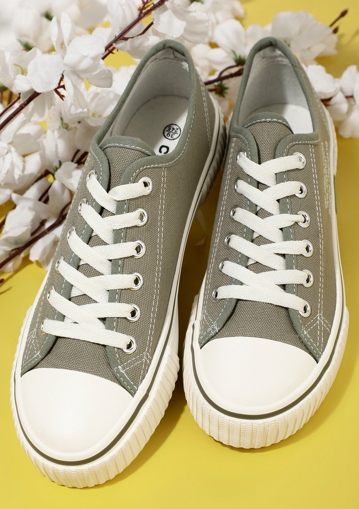 TOP SNUGGLER GREEN CANVAS SHOES