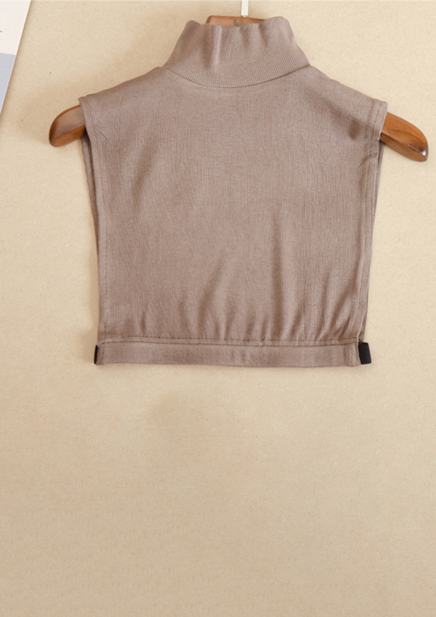 KNITTED COFFEE MOCK NECK CROP TOP