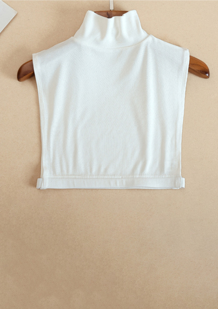 KNITTED WHITE MOCK NECK CROP TOP