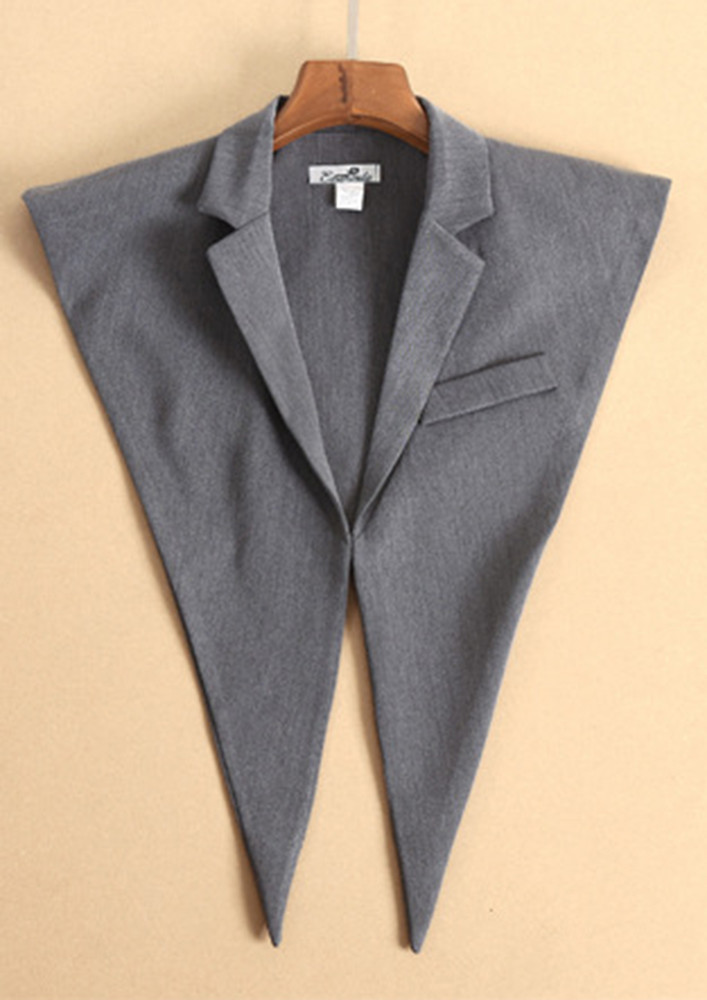 O-vintage Grey Triangualr Collar