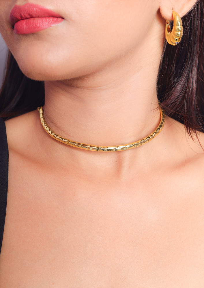 Dinted Tube Necklace