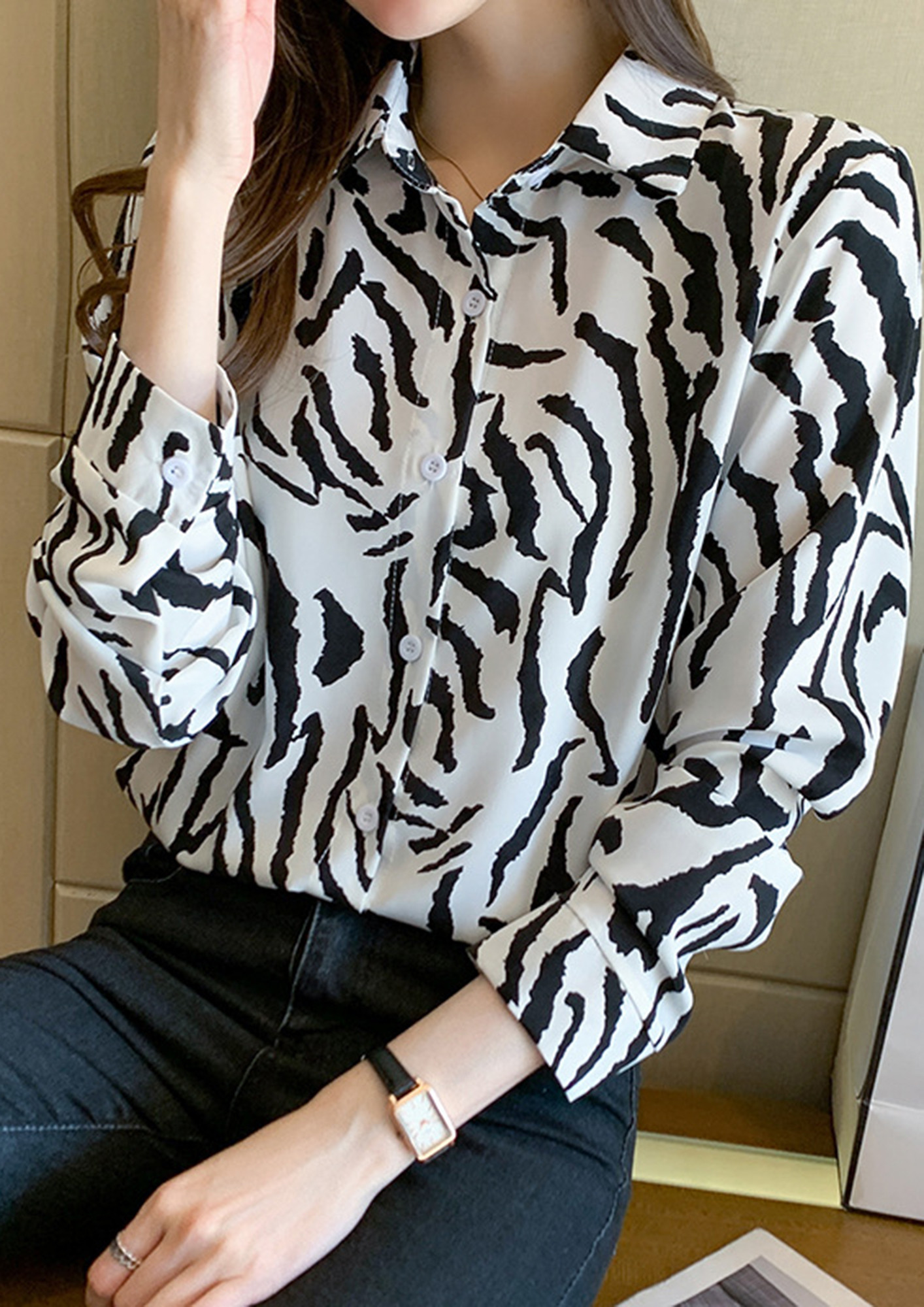 CHIC IN LEOPARD PRINT BLACK AND WHITE SHIRT