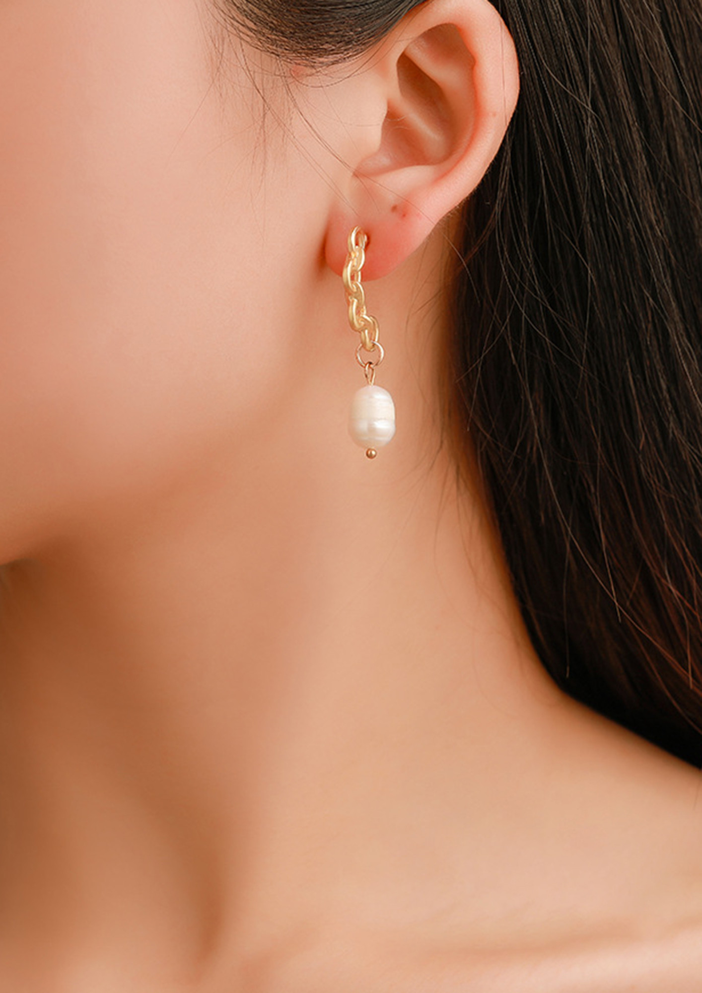 CHAINED UP GOLDEN PEARL EARRINGS