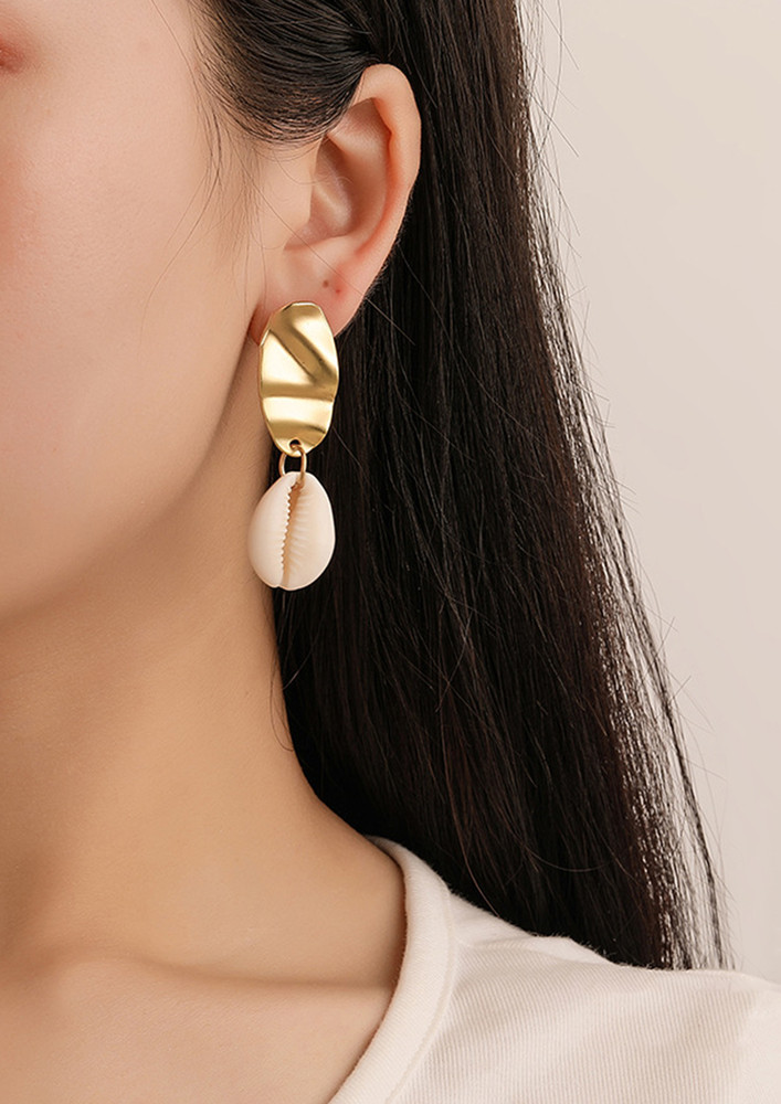 Shell Seas Golden Earrings