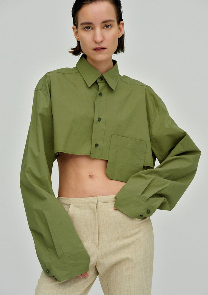 BUTTONED GREEN FLAPPY-POCKET RELAXED CROP SHIRT