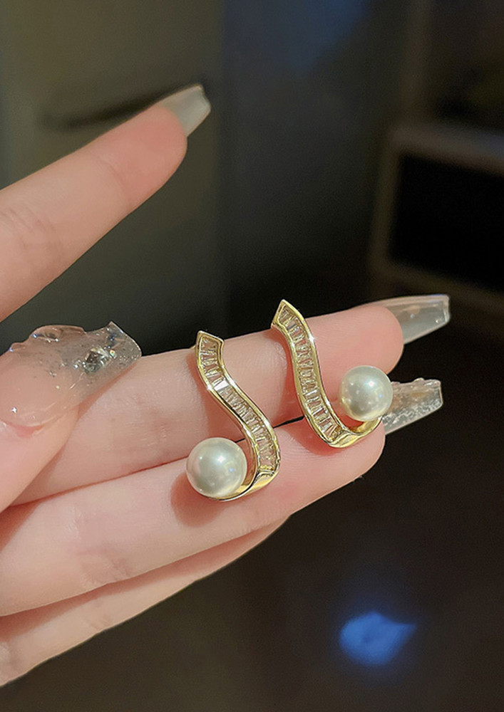 Pearly Snail Earrings