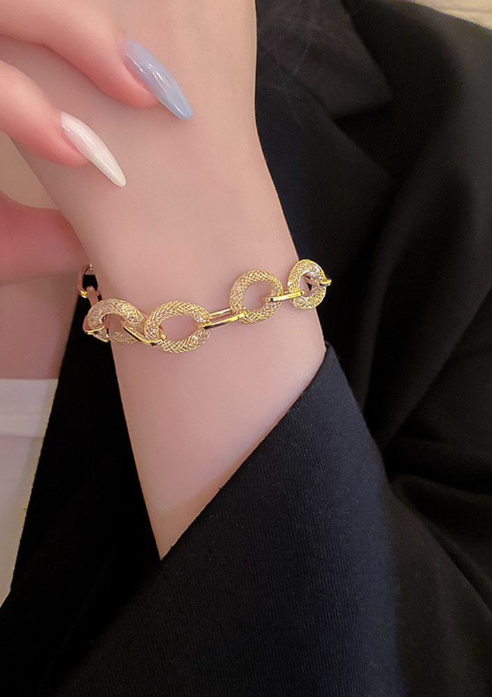 Chained Gold Blingy Choker