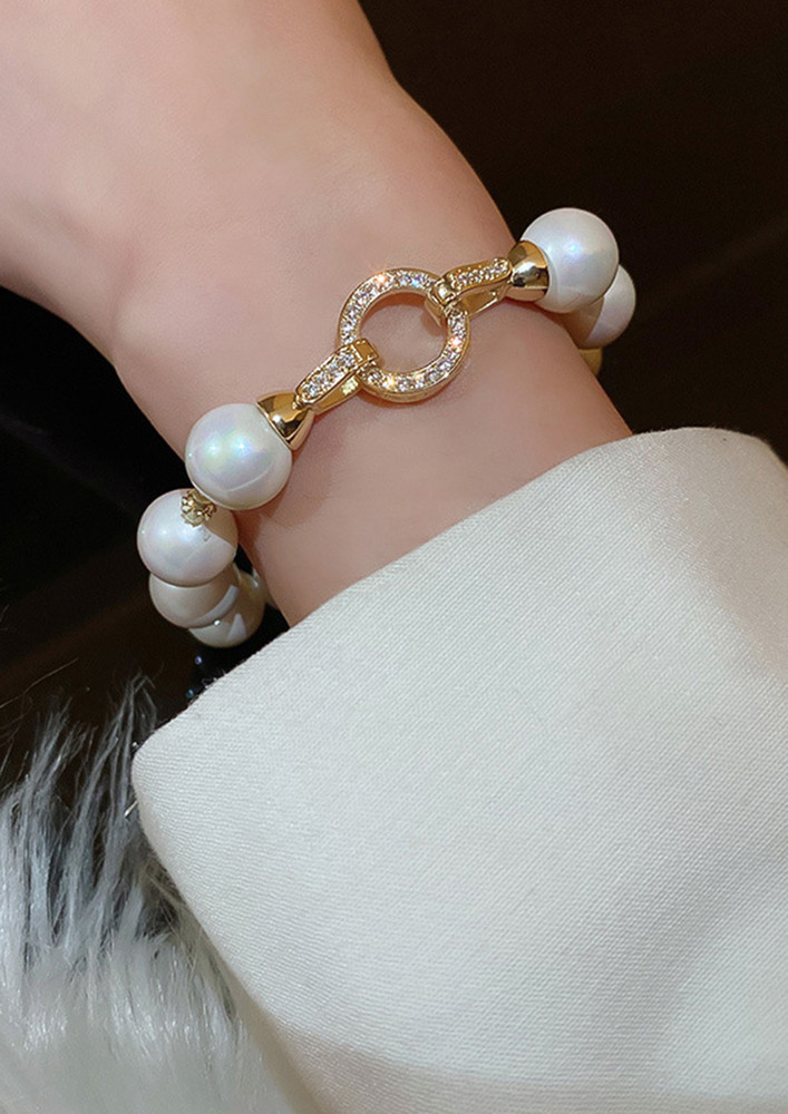 PEARLY MOMENT WHITE AND GOLD BRACELET