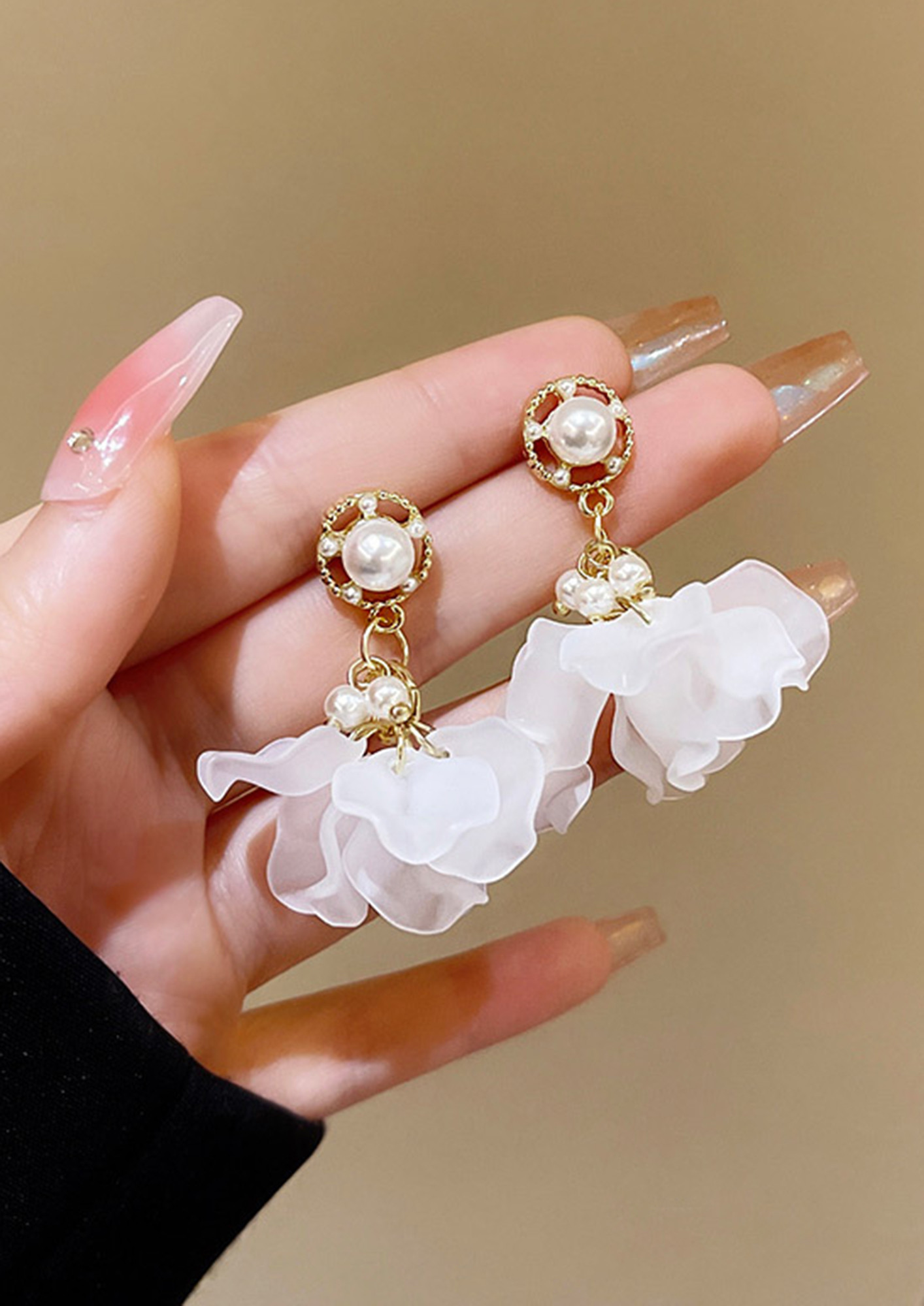 WHITE ALLOY AND PEARL DETAIL DROP EARRINGS