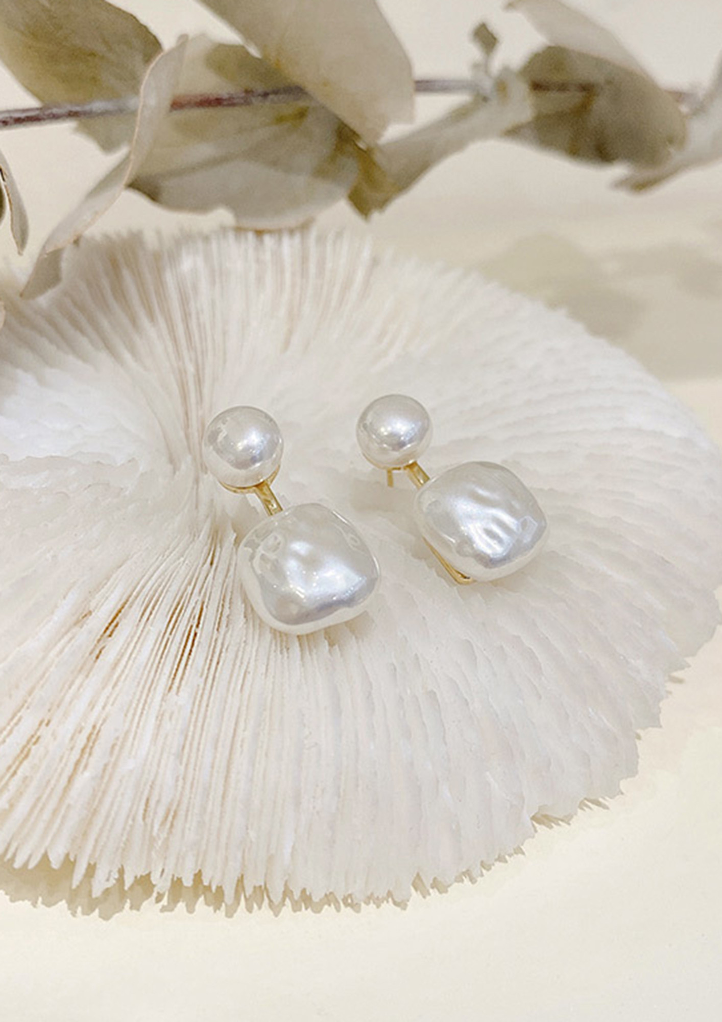 SQUARED OFF PEARL EARRINGS