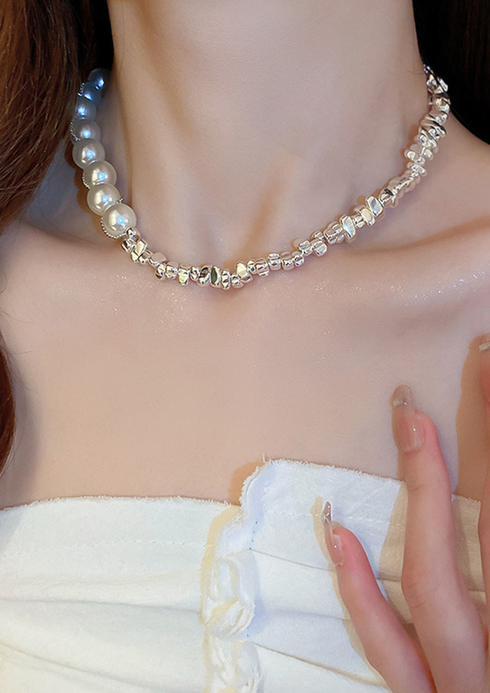 A Pearly Presence White Necklace