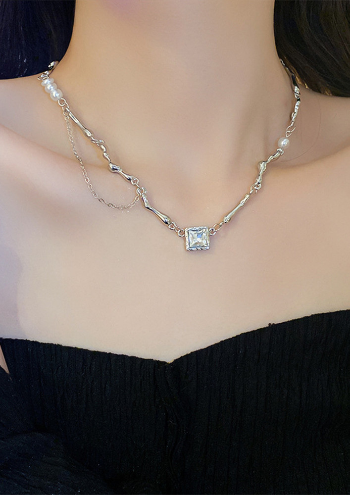 Silver Diamonds And Pearl Necklace