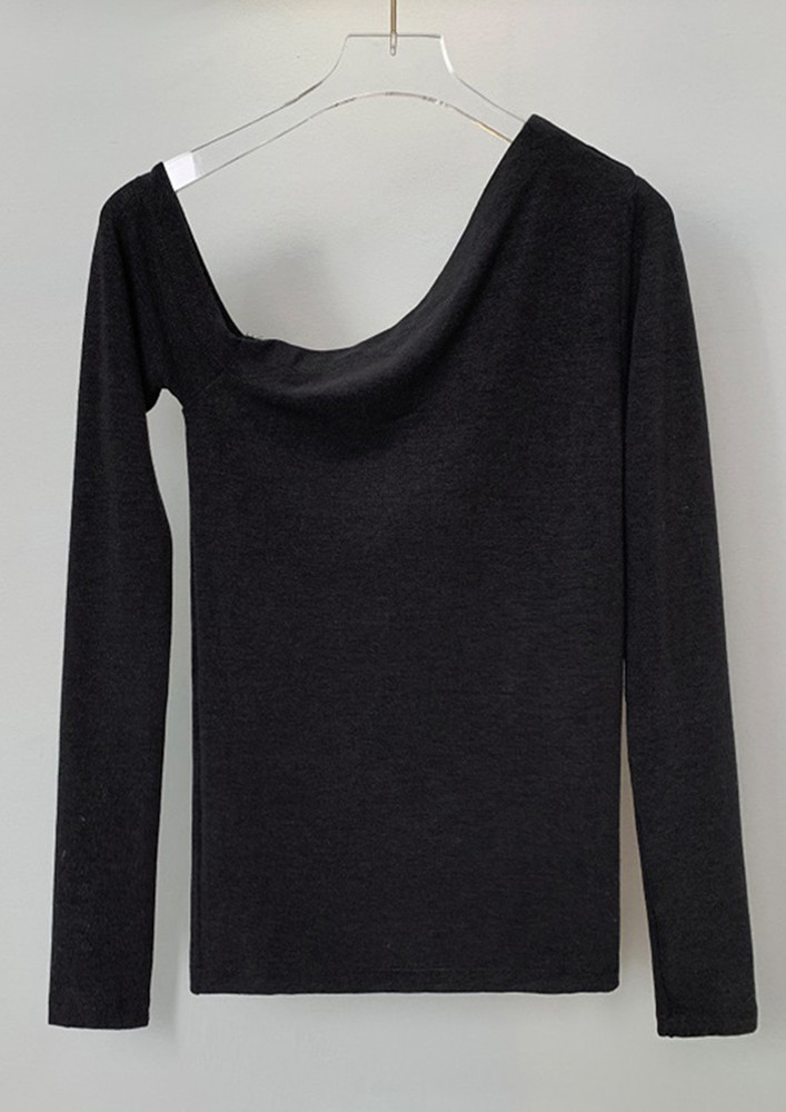 SOLID BLACK ASYMMETRICAL FITTED TOP