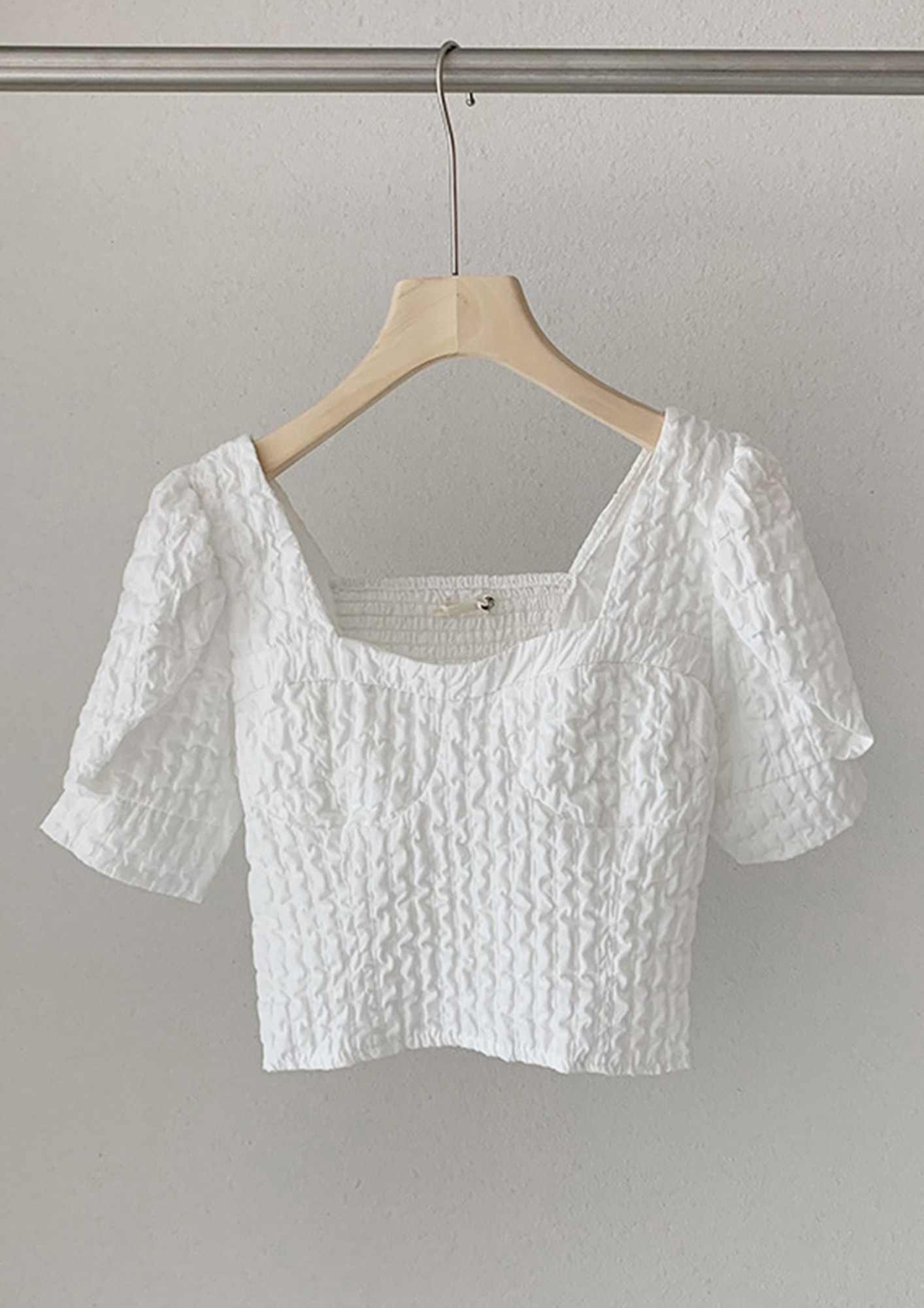 SNEAKY GIRL WHITE CROP TOP