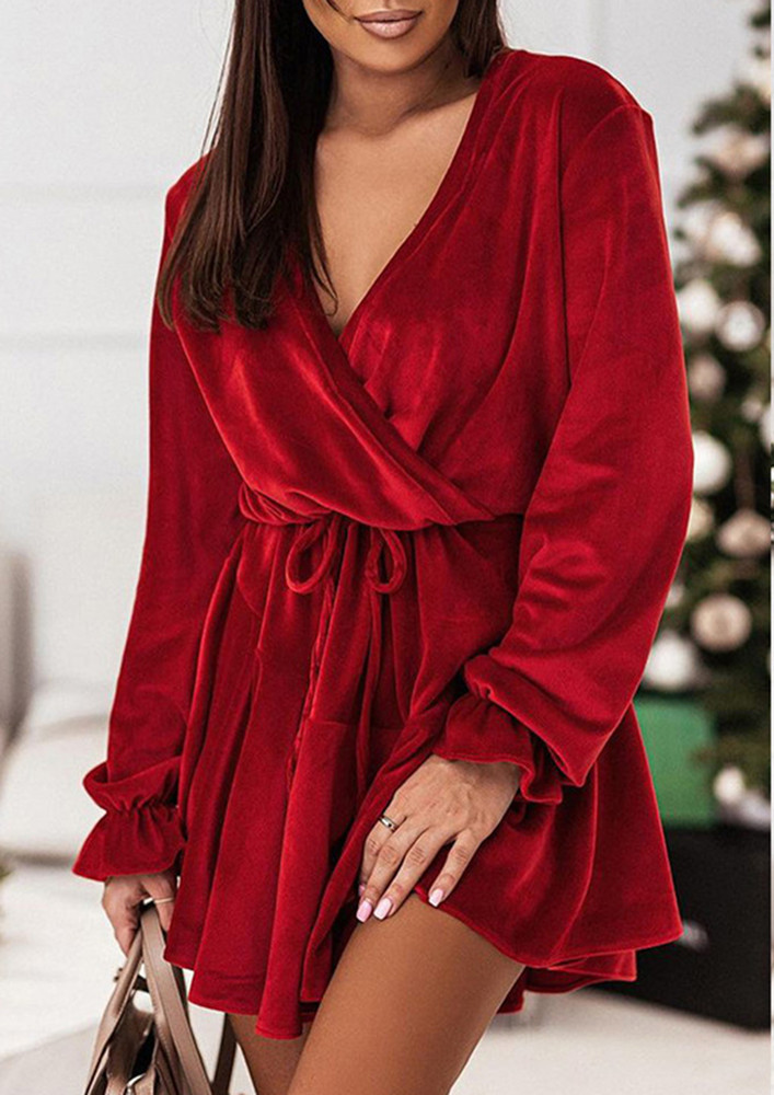 EFFORTLESSLY SEXY RED DRESS