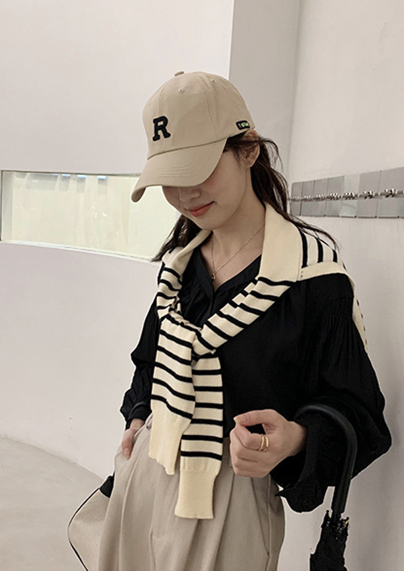 STRIPE UP OR LEAVE CREAM SCARF