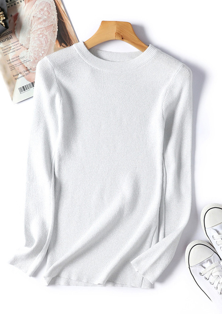 A SOLID WHITE REGULAR RIBBED CREW NECK T-SHIRT