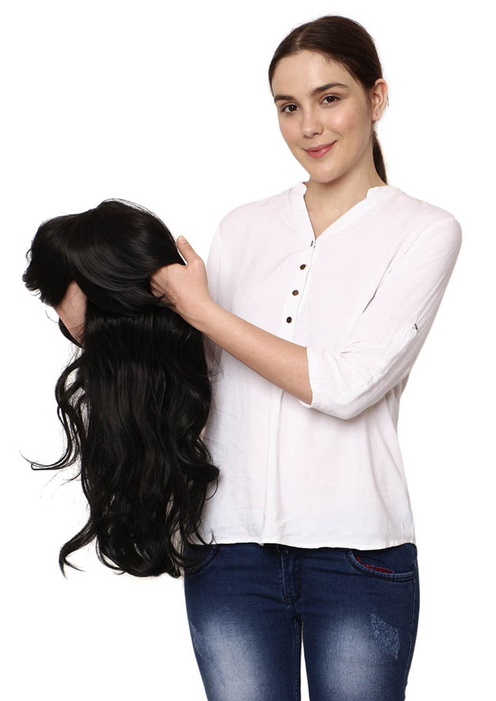 Thrift Bazaar's Kylie Jenner Black Loose Curls wig