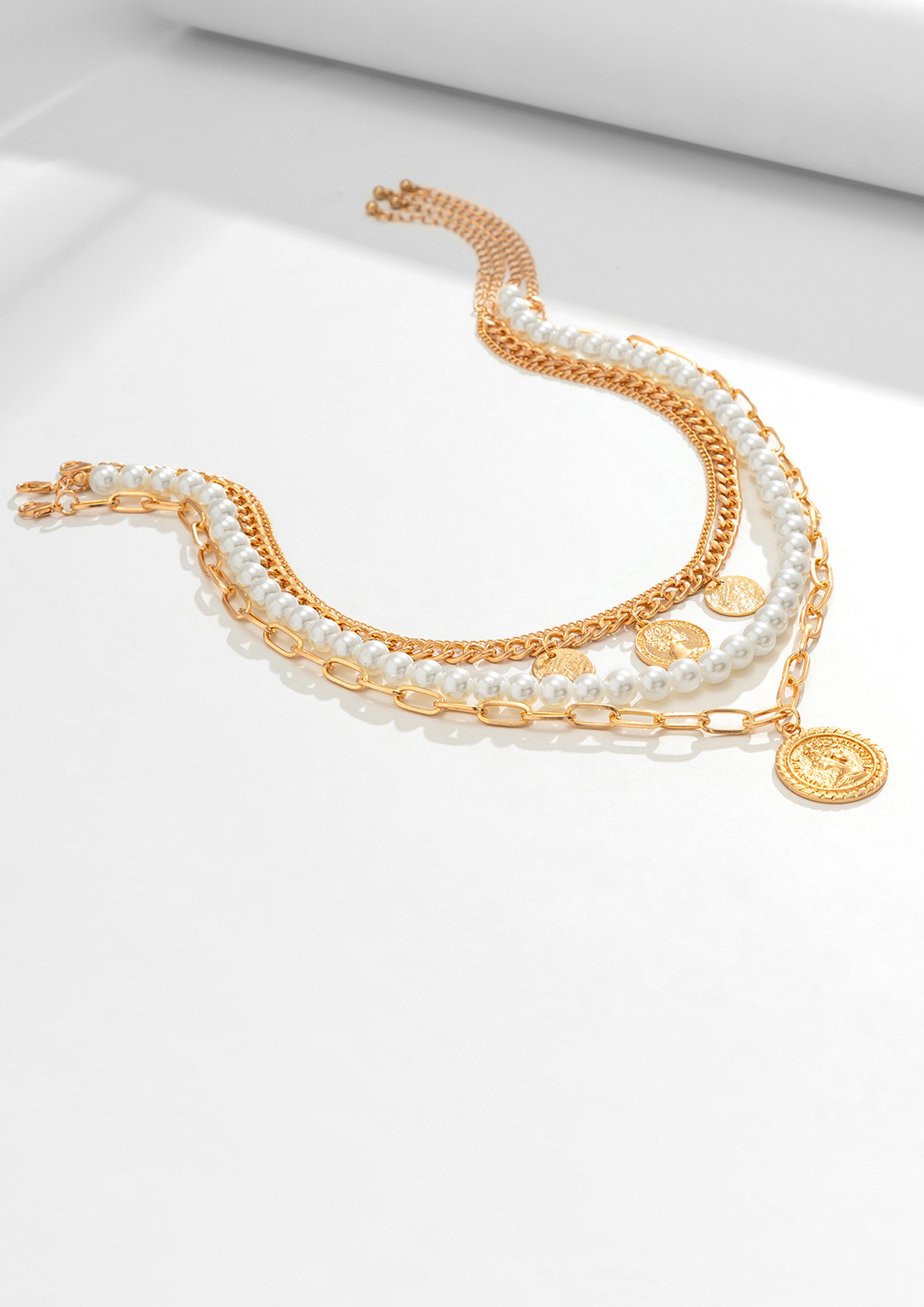 IMITATION PEARL LAYERED CHAIN GOLDEN CHIP NECKLACE