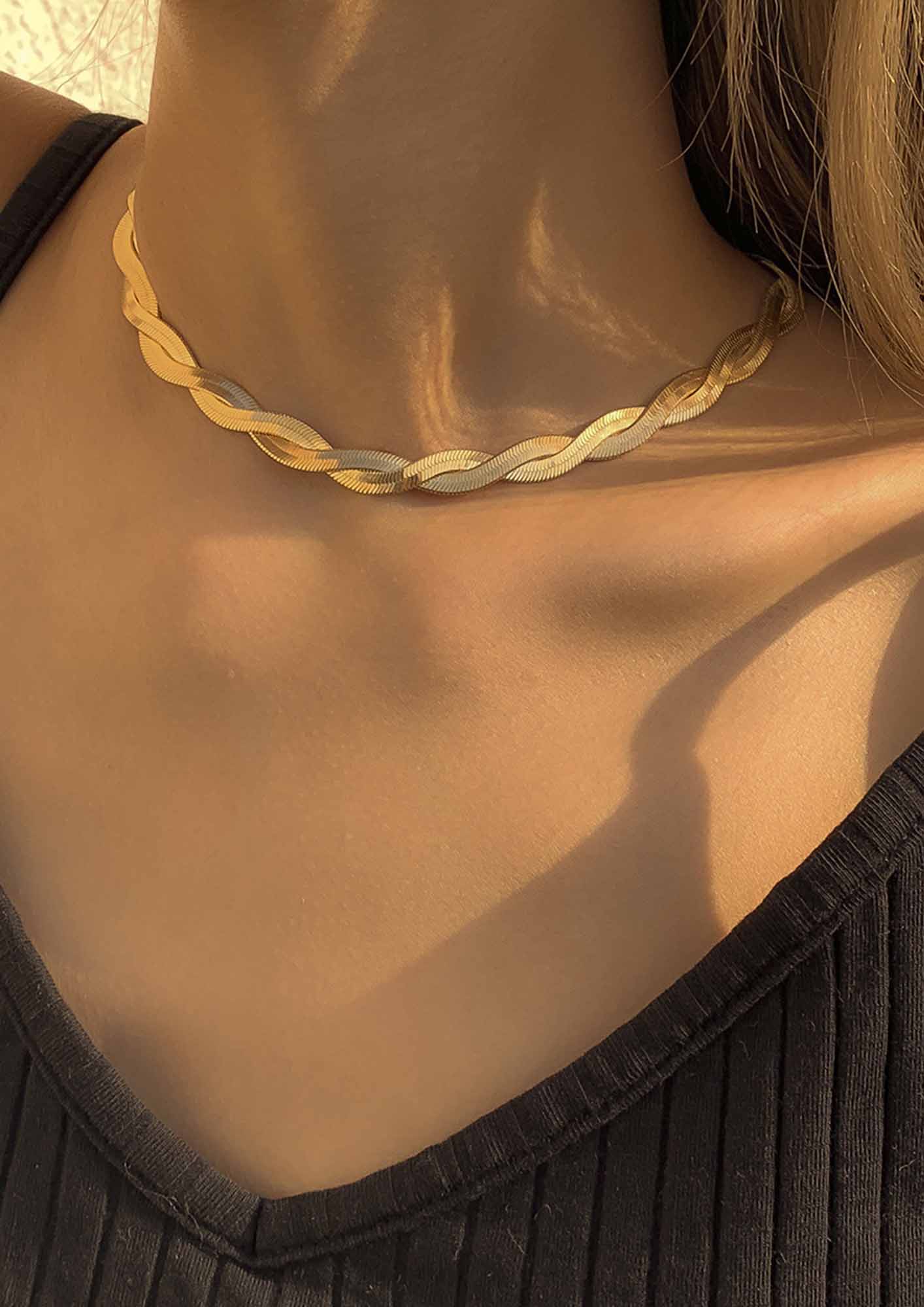SIMPLICITY FOREVER GOLDEN NECKLACE