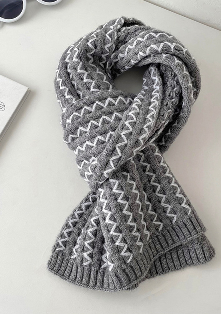 Zig-zag Print Grey Knitted Thick Scarf