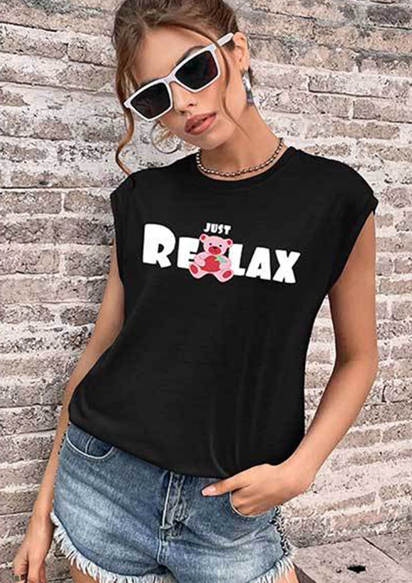 RELAXED BLACK GRAPHIC T-SHIRT