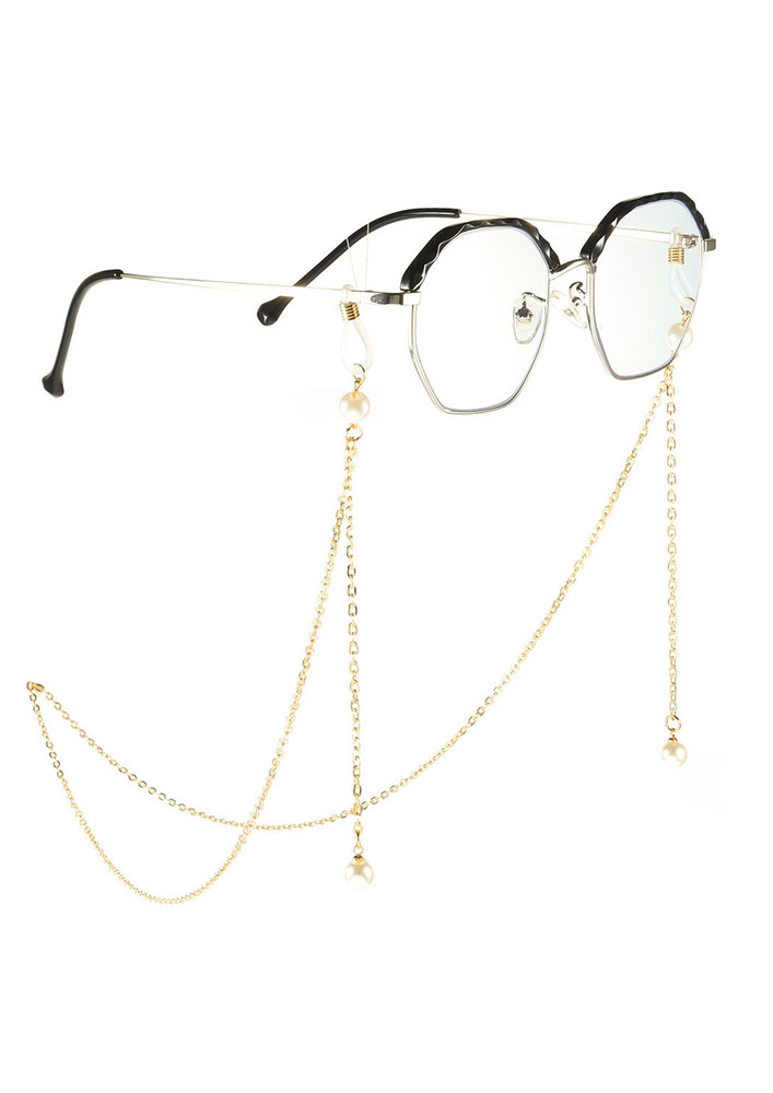 Play Basics With The Gold Glass Chain
