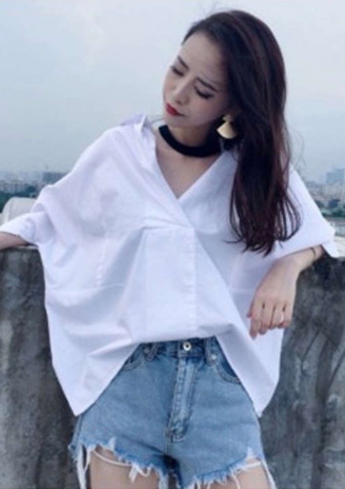 BAGGY WHITE AESTHETIC TOP