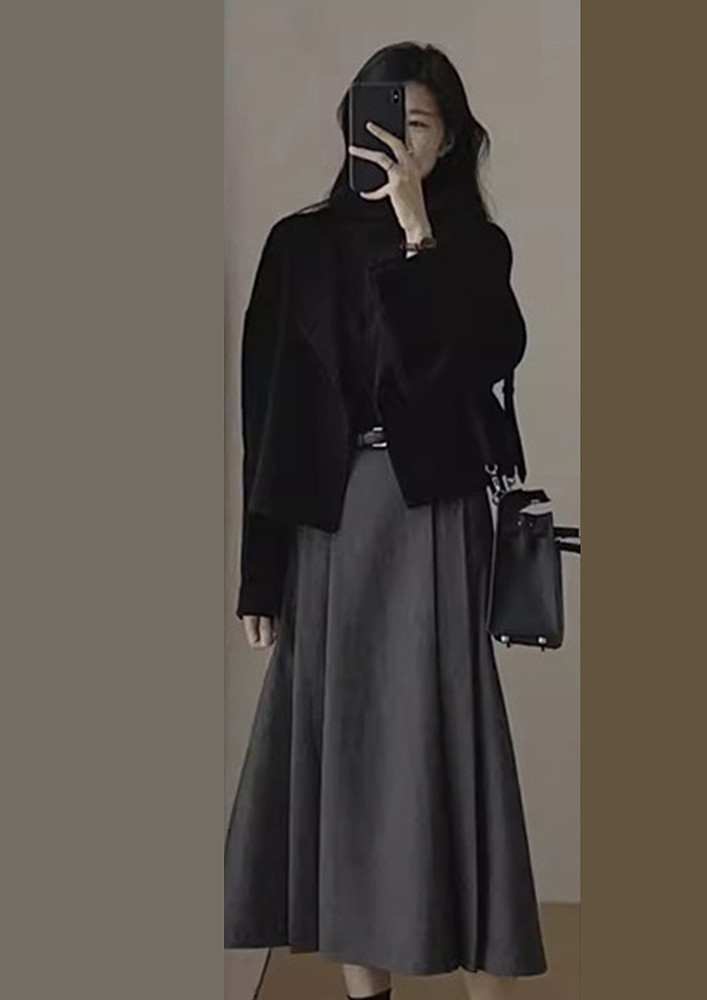 GREY WIDE-PLEAT SKIRT WITH BELT