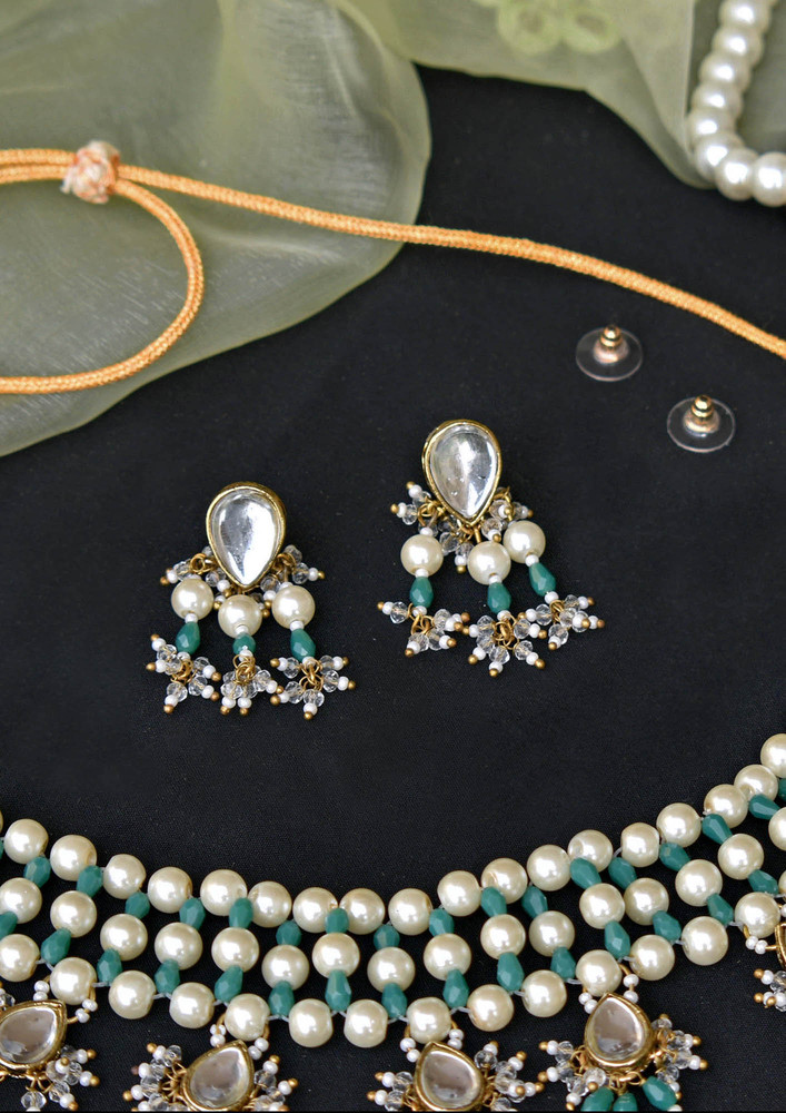 Pearl & Dangling Kundan Necklace Set (green)