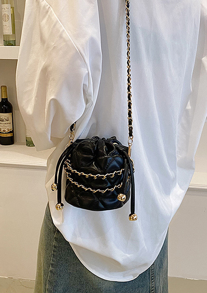 BLACK QUILTED PU LEATHER BUCKET BAG