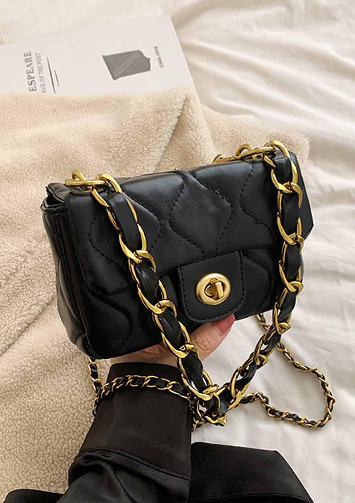 BLACK SMALL QUILTED CHAIN STRAPS SHOULDER BAG