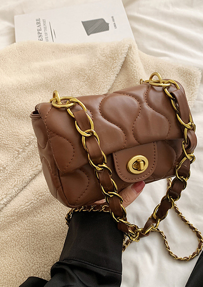 BROWN SMALL QUILTED CHAIN STRAPS SHOULDER BAG